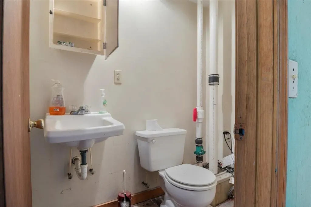 6 Dawson Street Milton NH 03851