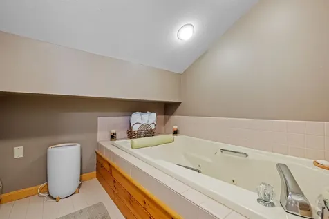 26 Woodsview Lane Lincoln NH 03251