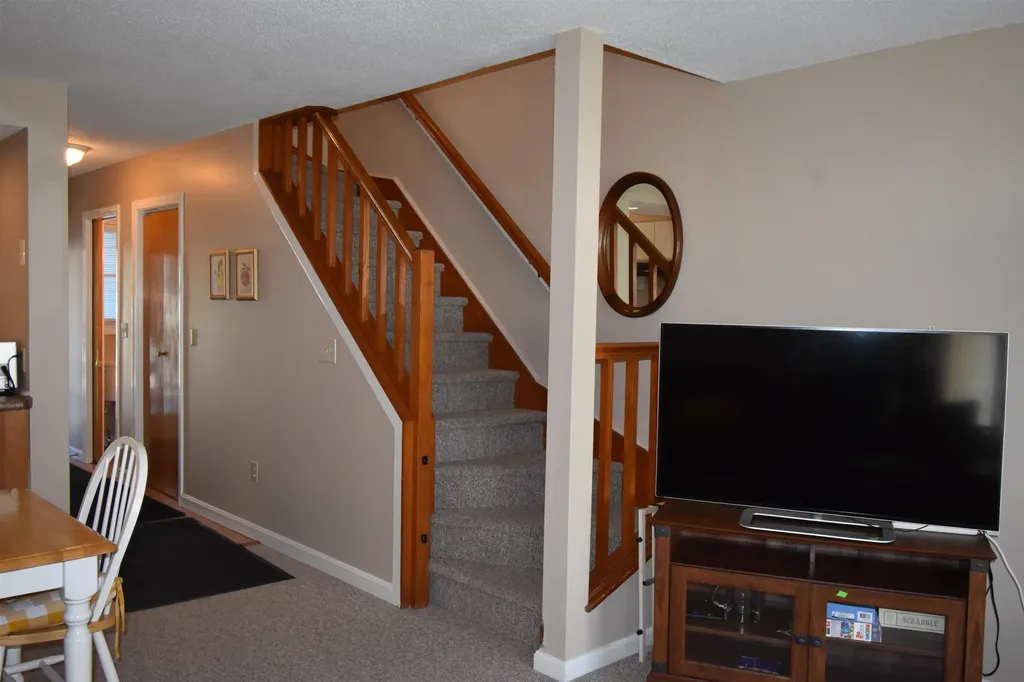 43 Marsten Lane Enfield NH 03748