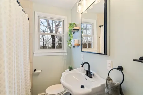 8 Nahma Avenue Essex Junction VT 05452
