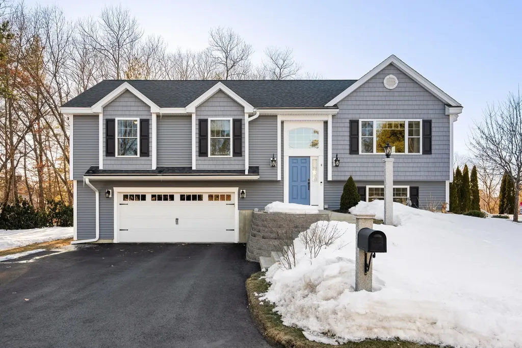 4 Theresa Avenue Salem NH 03079-3961