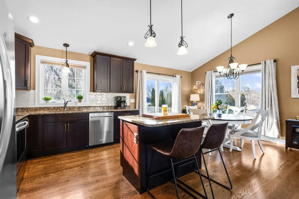 4 Theresa Avenue Salem NH 03079-3961