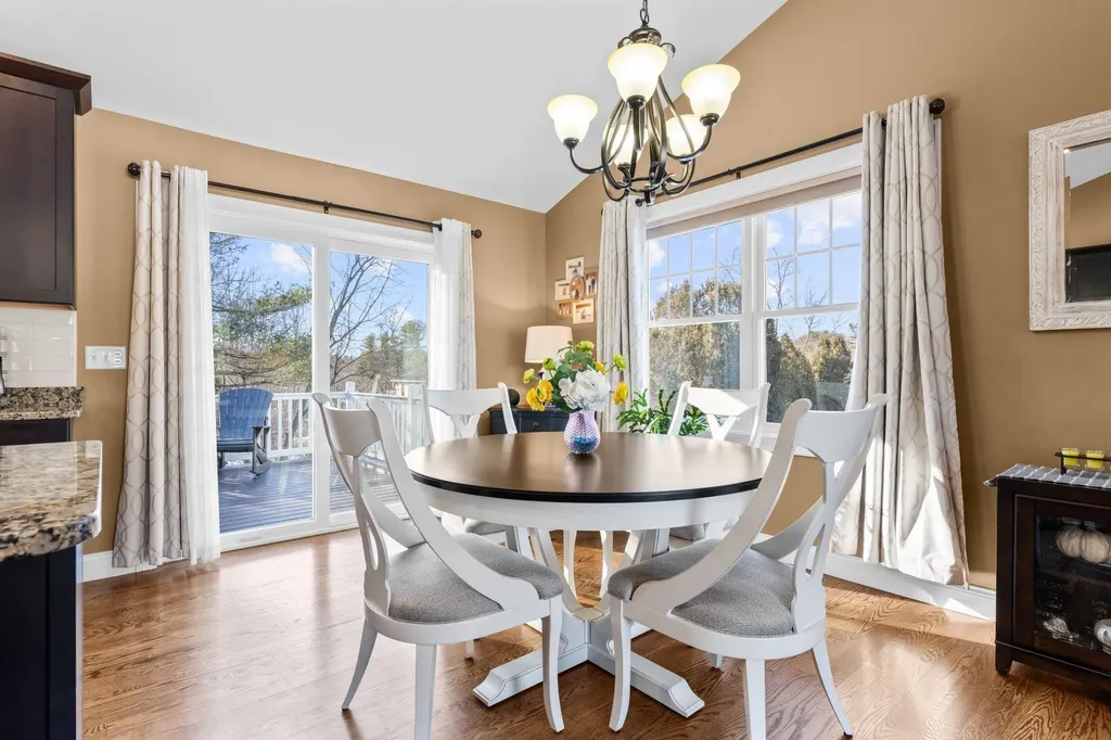 4 Theresa Avenue Salem NH 03079-3961