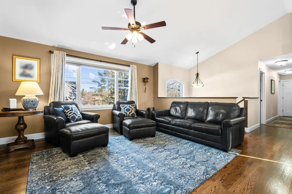 4 Theresa Avenue Salem NH 03079-3961