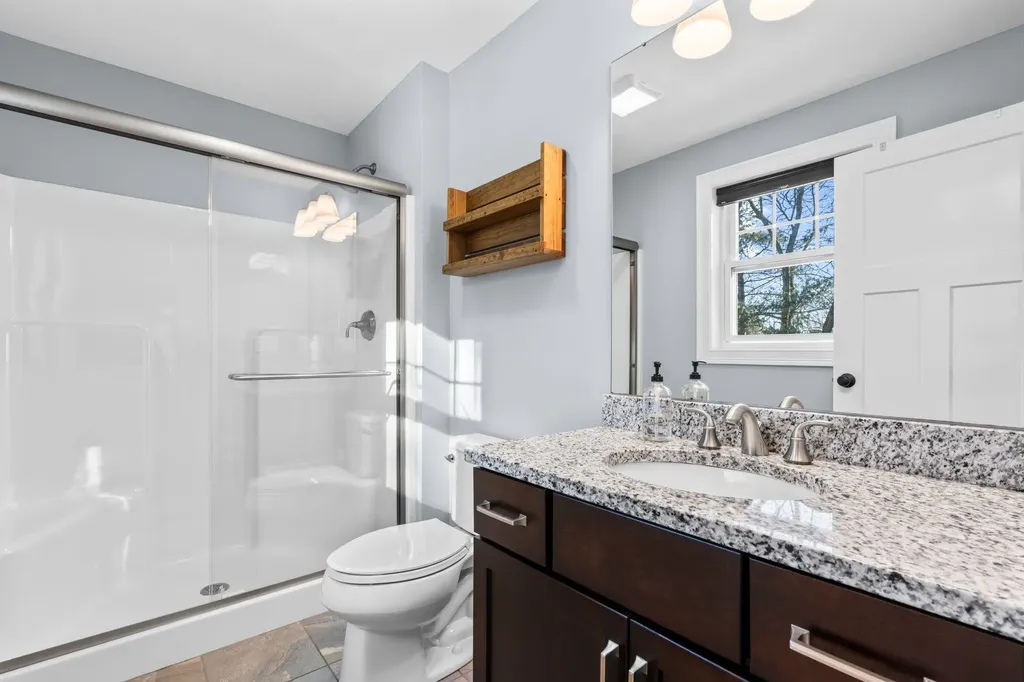 4 Theresa Avenue Salem NH 03079-3961