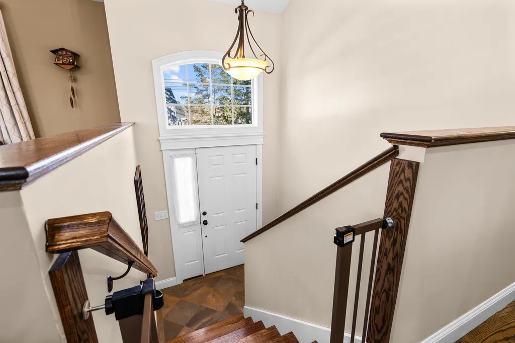 4 Theresa Avenue Salem NH 03079-3961