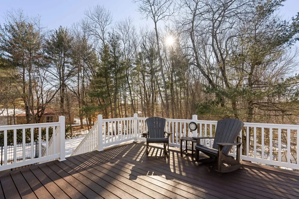 4 Theresa Avenue Salem NH 03079-3961