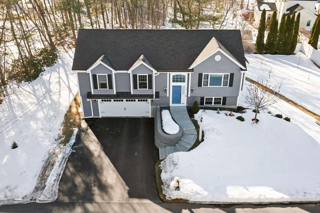 4 Theresa Avenue Salem NH 03079-3961