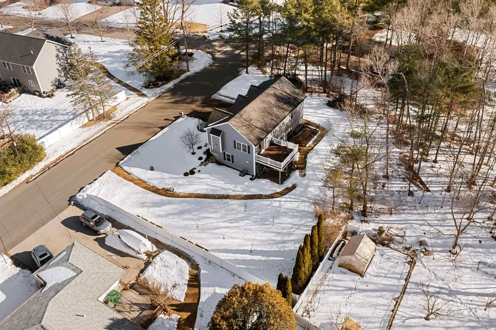 4 Theresa Avenue Salem NH 03079-3961