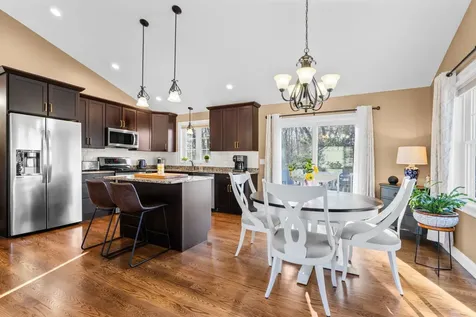 4 Theresa Avenue Salem NH 03079-3961