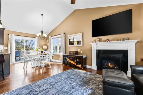 4 Theresa Avenue Salem NH 03079-3961