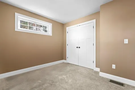 4 Theresa Avenue Salem NH 03079-3961