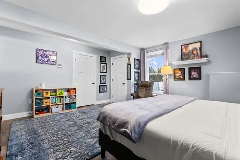 4 Theresa Avenue Salem NH 03079-3961