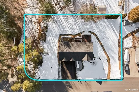 4 Theresa Avenue Salem NH 03079-3961