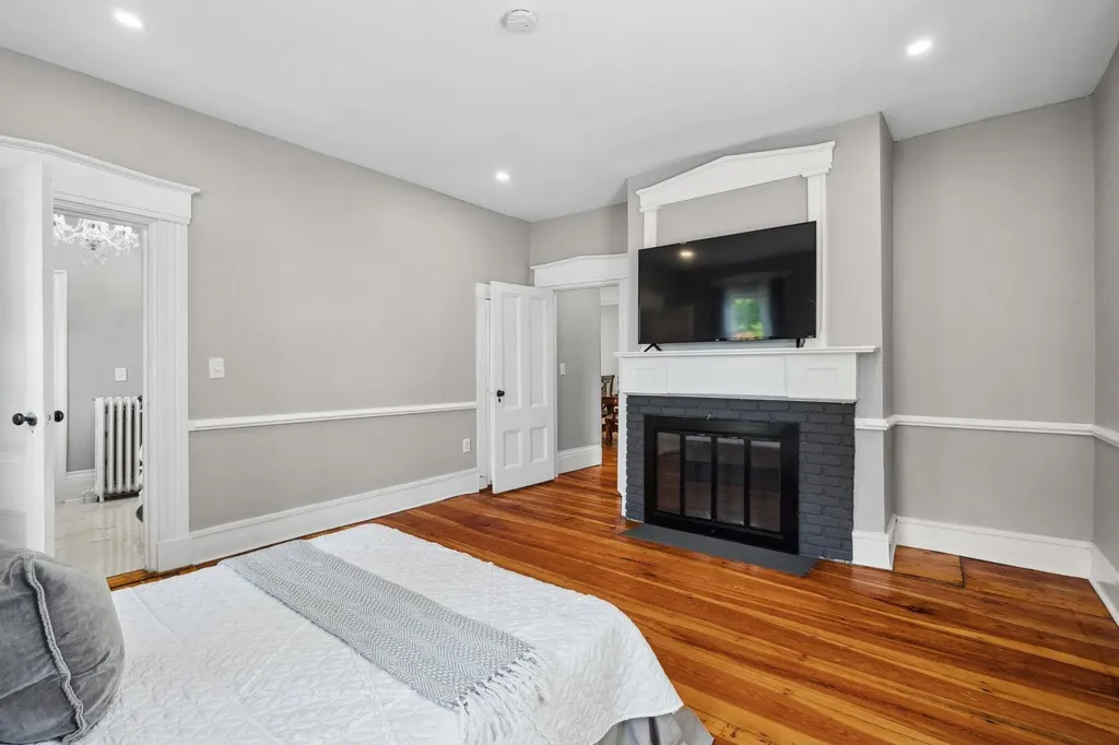 51 E Derry Road Derry NH 03038