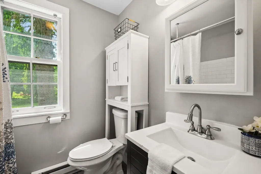 51 E Derry Road Derry NH 03038