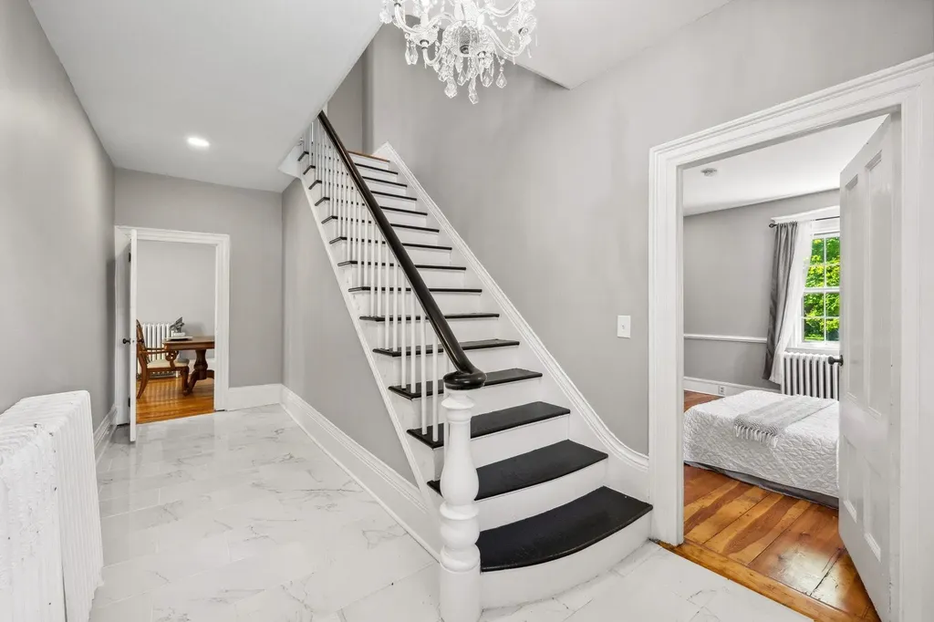 51 E Derry Road Derry NH 03038