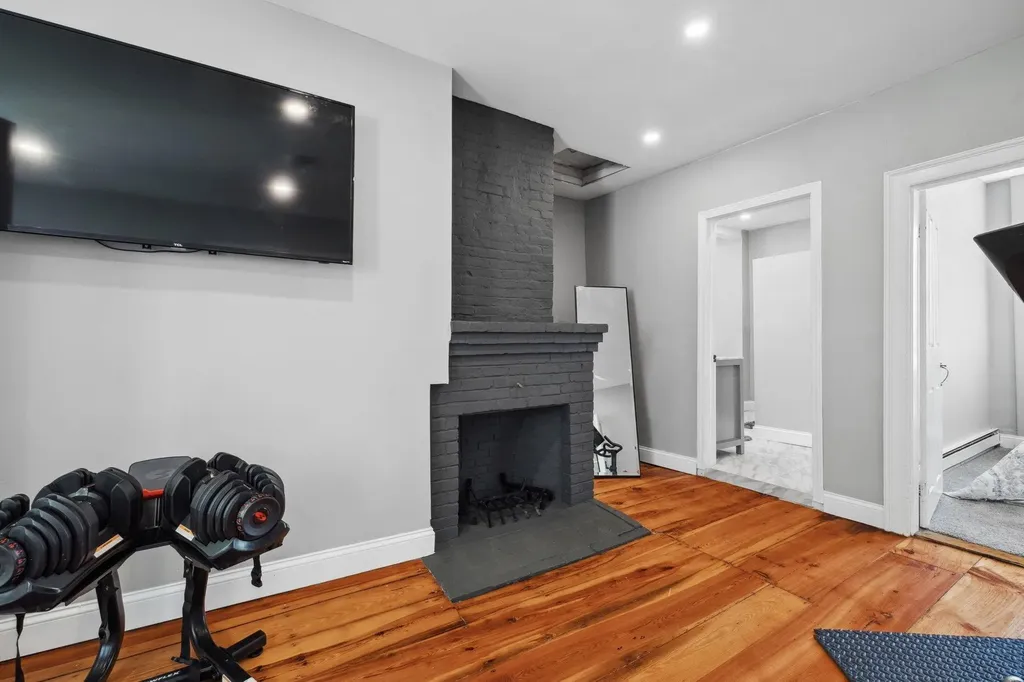 51 E Derry Road Derry NH 03038