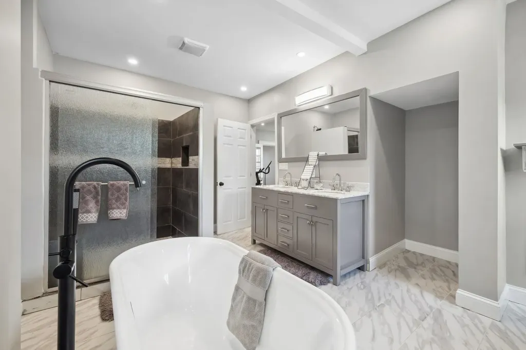 51 E Derry Road Derry NH 03038