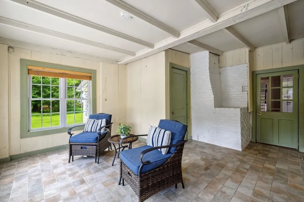 51 E Derry Road Derry NH 03038