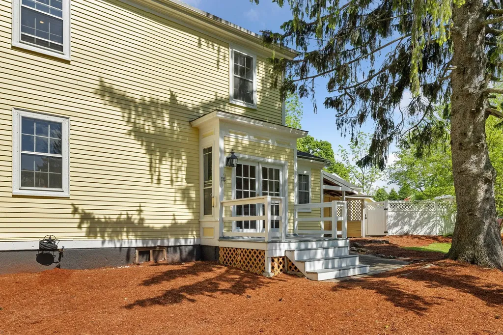 51 E Derry Road Derry NH 03038