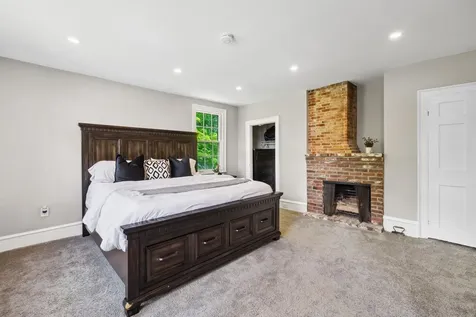 51 E Derry Road Derry NH 03038