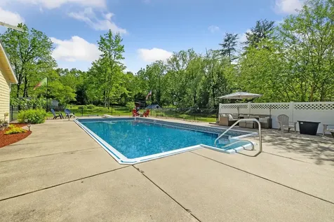 51 E Derry Road Derry NH 03038