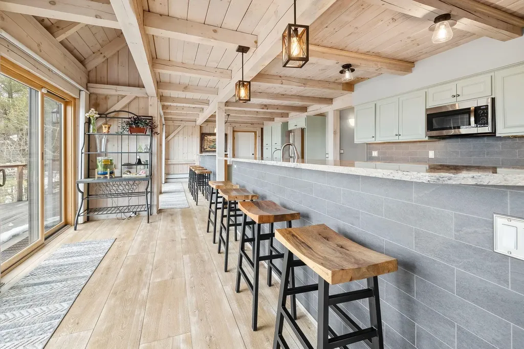 130 Clarina Nichols Lane Hartford VT 05059