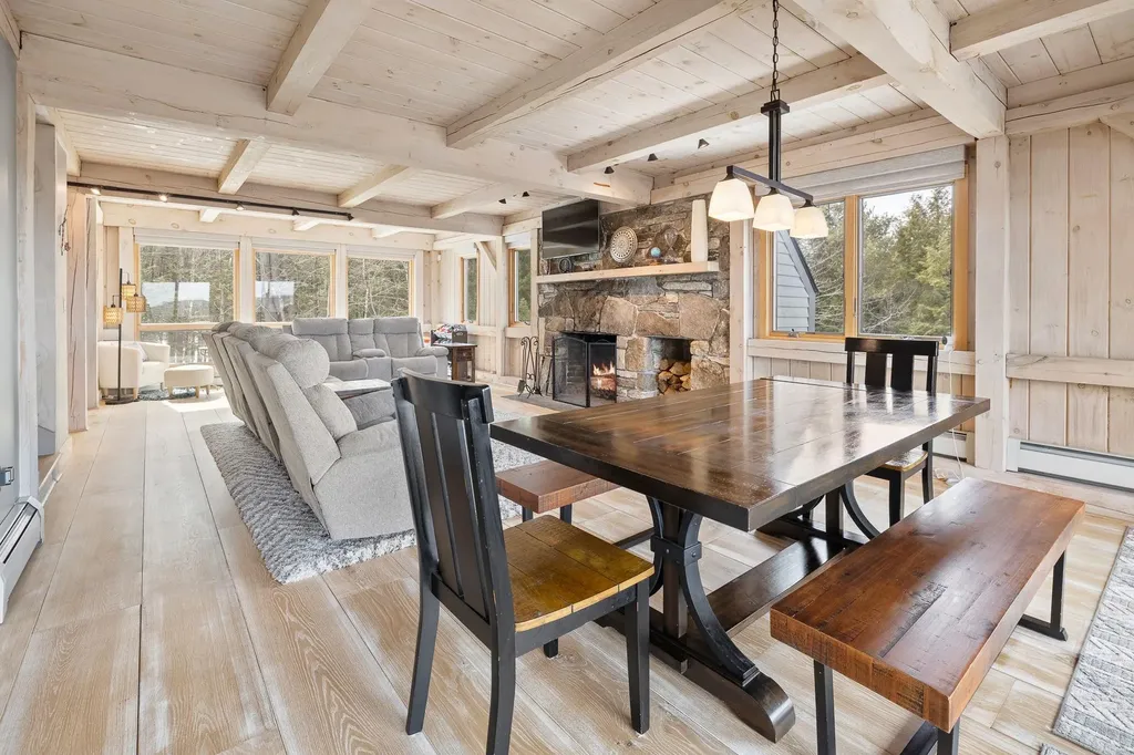 130 Clarina Nichols Lane Hartford VT 05059