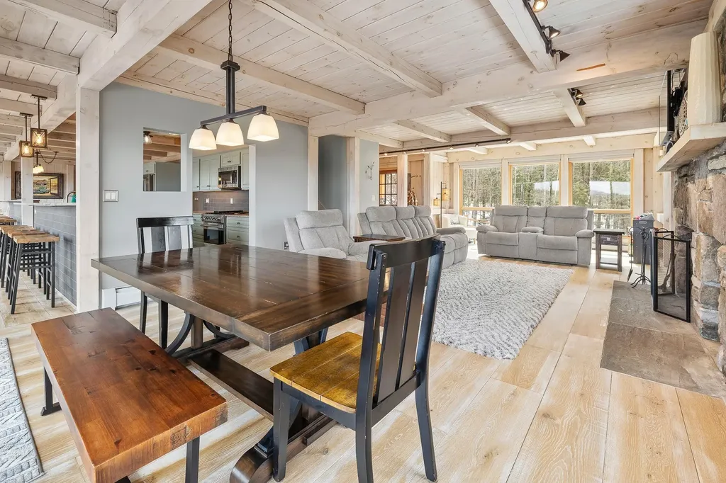 130 Clarina Nichols Lane Hartford VT 05059