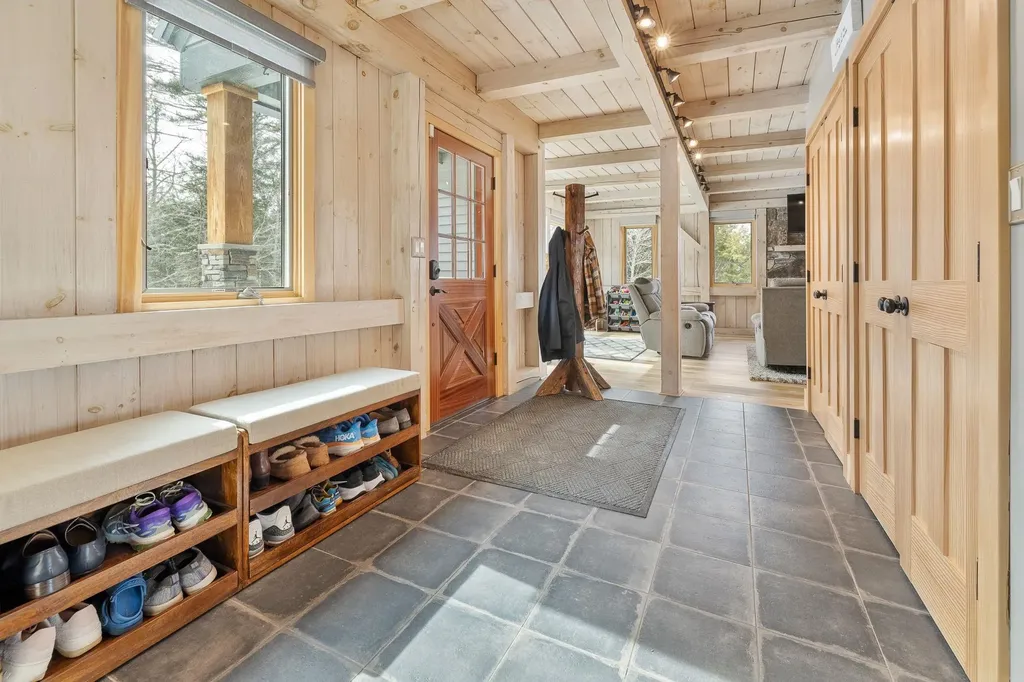 130 Clarina Nichols Lane Hartford VT 05059