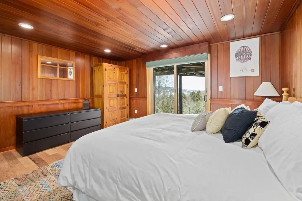 130 Clarina Nichols Lane Hartford VT 05059