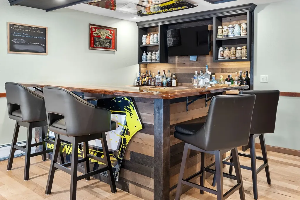 130 Clarina Nichols Lane Hartford VT 05059