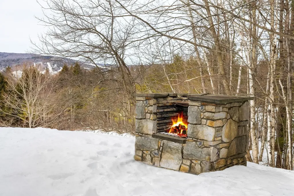 130 Clarina Nichols Lane Hartford VT 05059