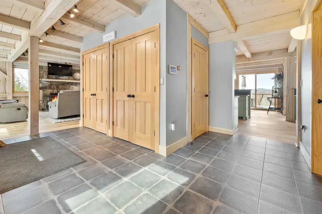 130 Clarina Nichols Lane Hartford VT 05059