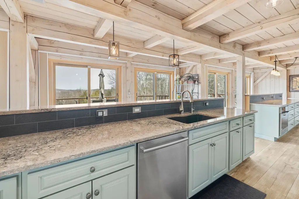 130 Clarina Nichols Lane Hartford VT 05059