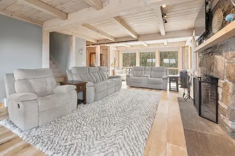 130 Clarina Nichols Lane Hartford VT 05059