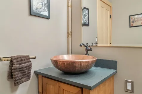 130 Clarina Nichols Lane Hartford VT 05059