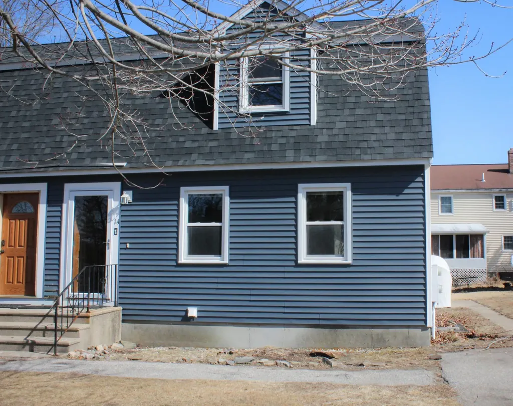 14 Tigertail Circle Derry NH 03038