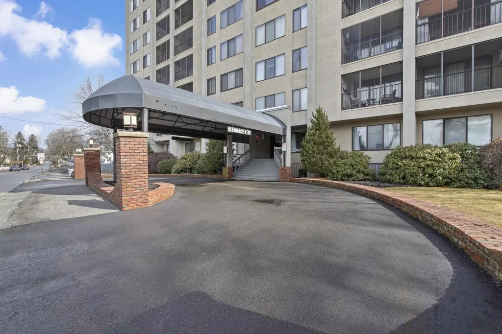 55 River Road Manchester NH 03104