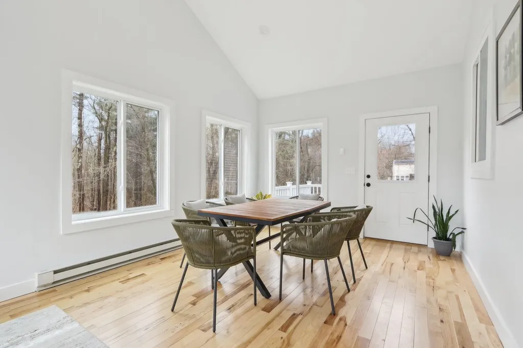 46 High Street Stratham NH 03885