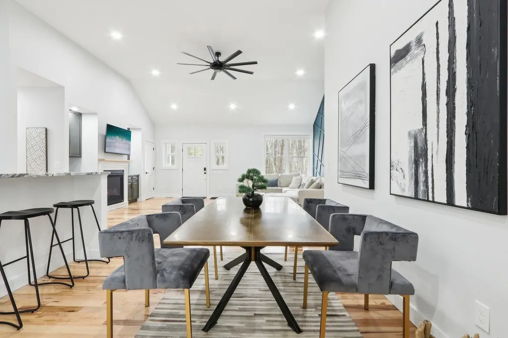 46 High Street Stratham NH 03885