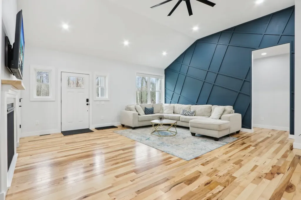 46 High Street Stratham NH 03885