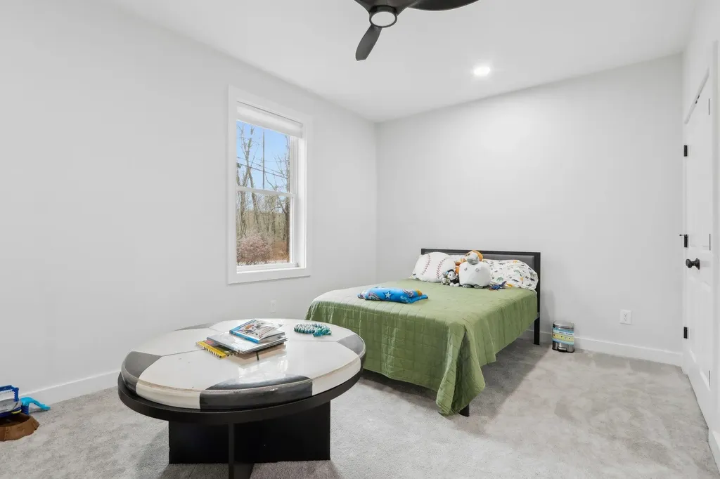 46 High Street Stratham NH 03885