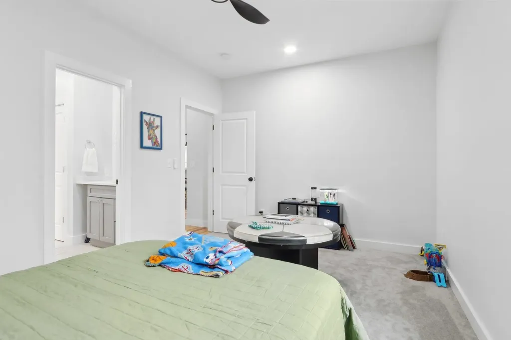 46 High Street Stratham NH 03885