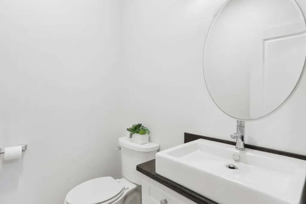 46 High Street Stratham NH 03885