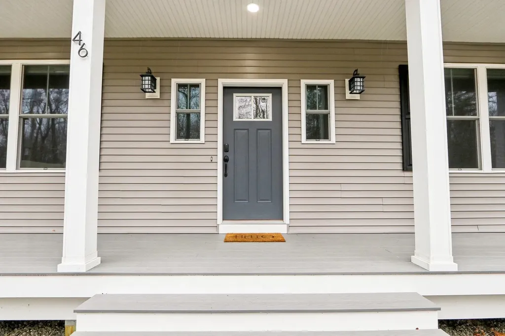 46 High Street Stratham NH 03885