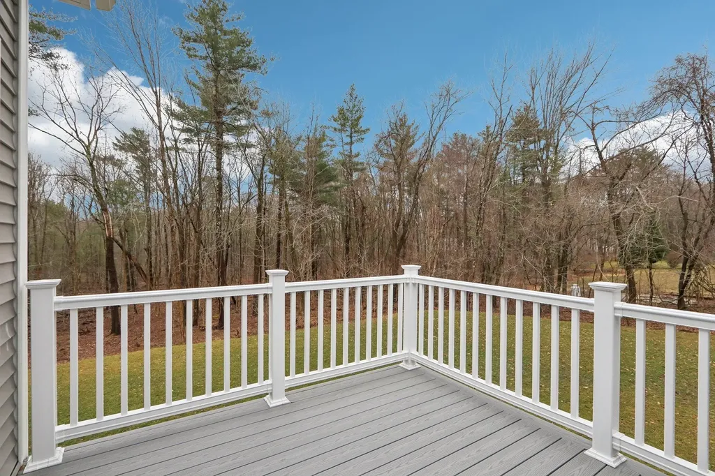 46 High Street Stratham NH 03885