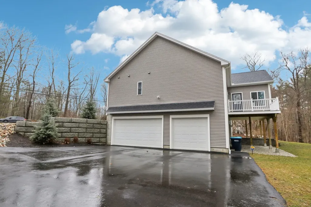 46 High Street Stratham NH 03885