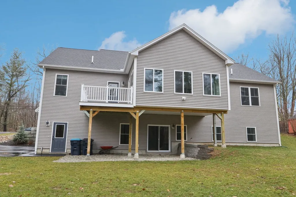 46 High Street Stratham NH 03885